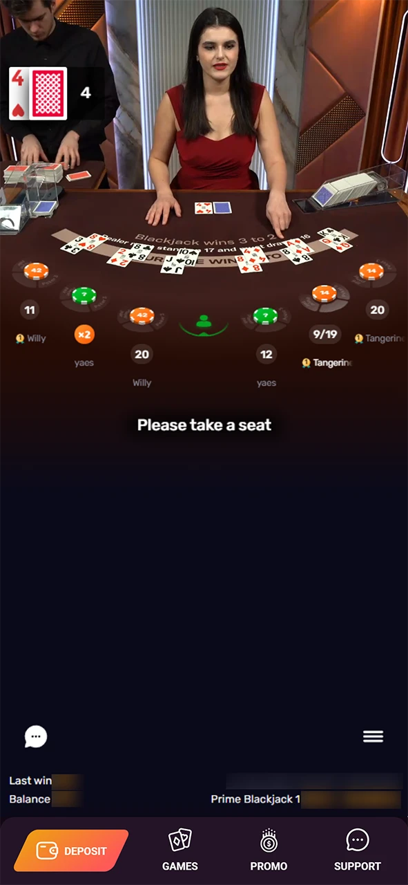 Chat to dealers to start playing live casino Casinonic tables.